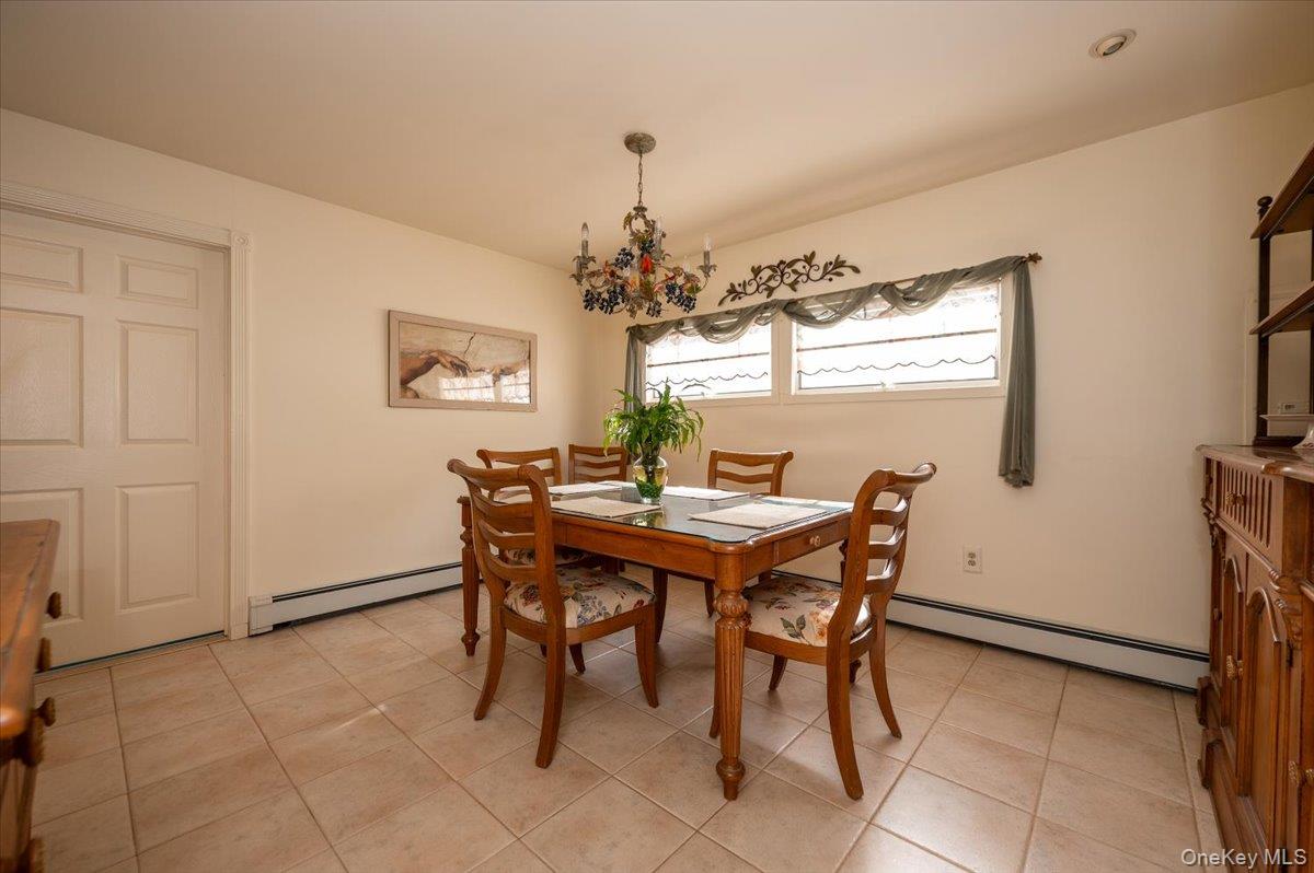 253 Blacksmith Road South Levittown, NY 11756 - Photo 5 of 28