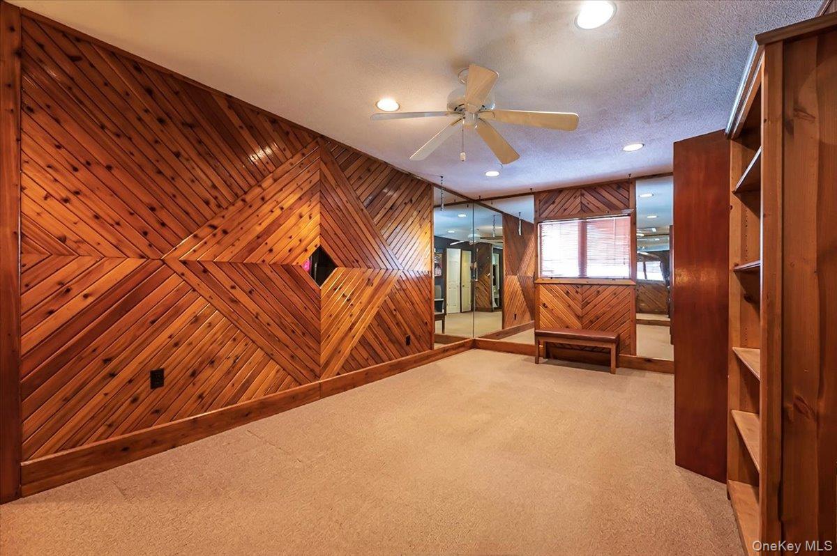 253 Blacksmith Road South Levittown, NY 11756 - Photo 7 of 28