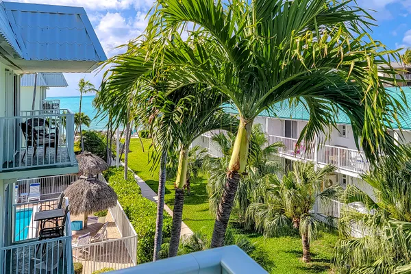 $399,999 | 1101 West Ocean Drive, Unit 24, Key Colony Beach, FL 33051