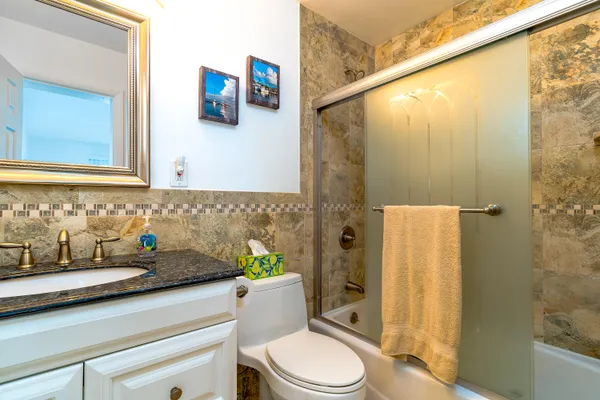 $399,999 | 1101 West Ocean Drive, Unit 24, Key Colony Beach, FL 33051