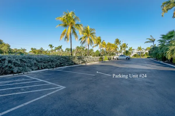 $399,999 | 1101 West Ocean Drive, Unit 24, Key Colony Beach, FL 33051