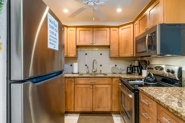 $399,999 | 1101 West Ocean Drive, Unit 24, Key Colony Beach, FL 33051
