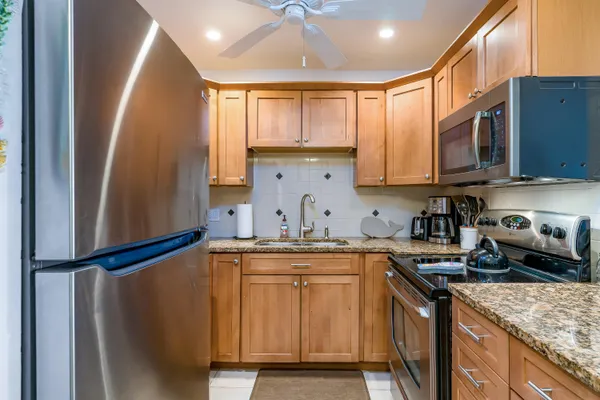 $399,999 | 1101 West Ocean Drive, Unit 24, Key Colony Beach, FL 33051