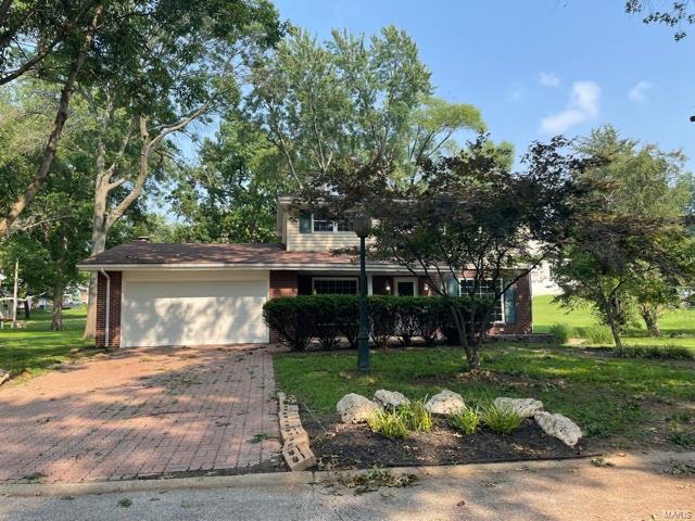 210 Green Acres Road St. Louis, MO 63137 - Photo 1 of 27