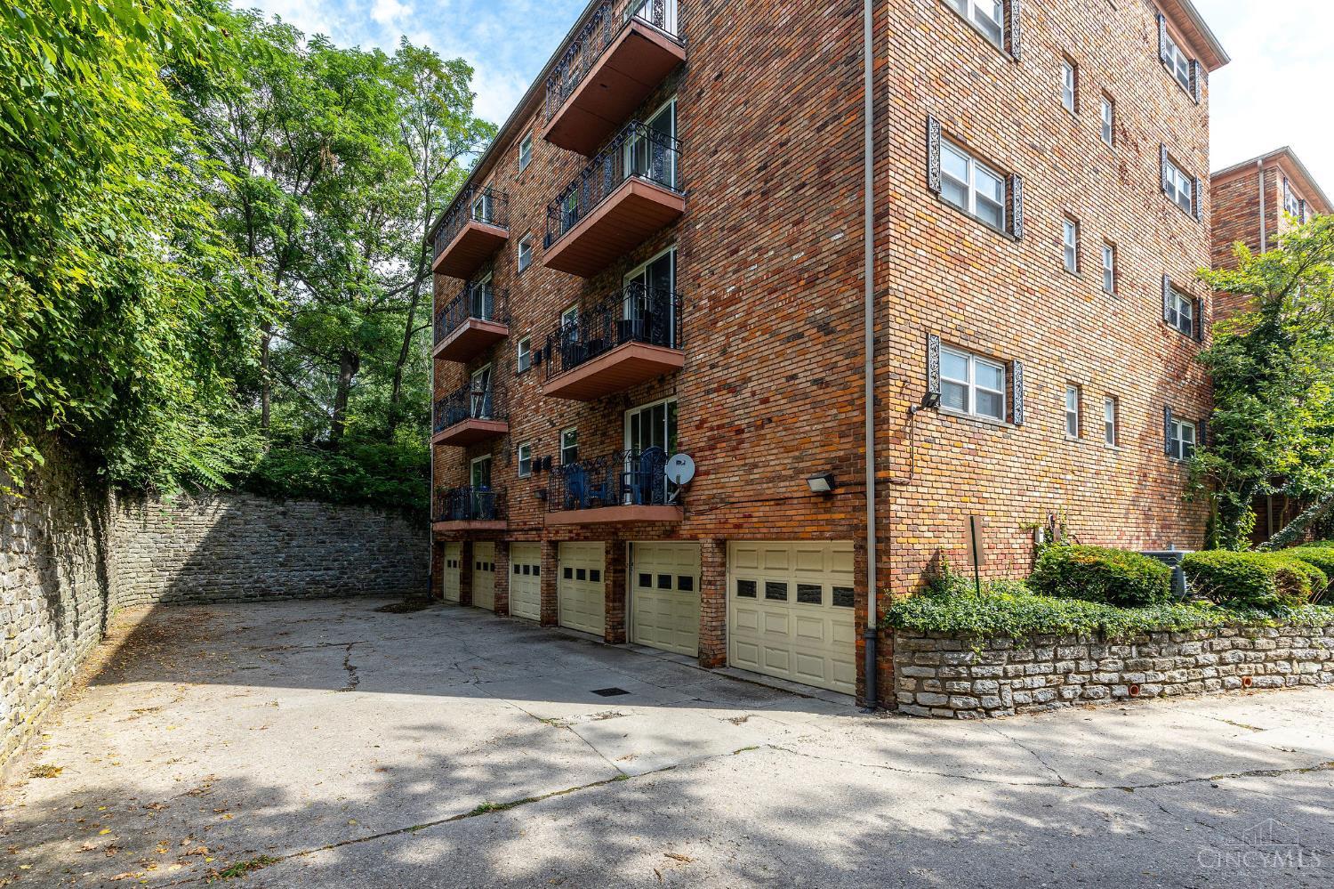 2270 Madison Road, Unit 3C Cincinnati, OH 45208 - Photo 31 of 32