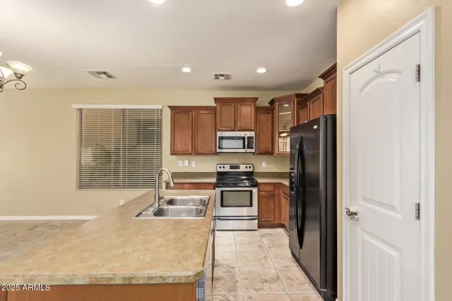 $2,200 | 15170 North 145th Lane, Surprise, AZ 85379