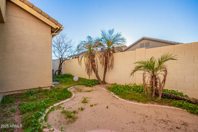 $2,200 | 15170 North 145th Lane, Surprise, AZ 85379