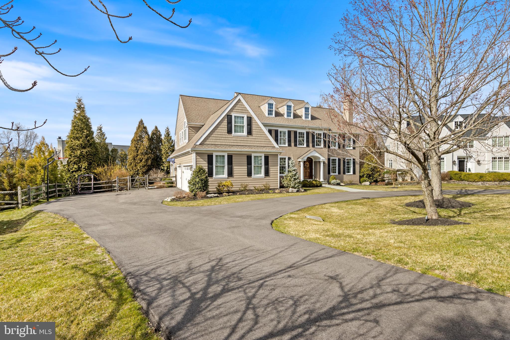 819 Wetherill Lane Wayne, PA 19087 - Photo 68 of 72 Sweeping circular driveway