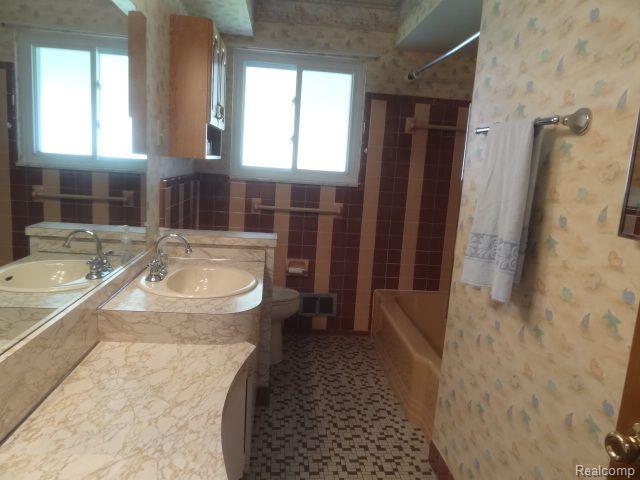 8155 Busch Street Center Line, MI 48015 - Photo 7 of 21 Gallery Image 7