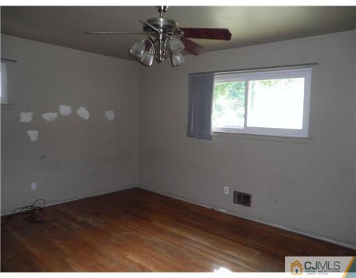 17 Venus Road Old Bridge, NJ 08879 - Photo 3 of 5 Gallery Image 3