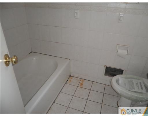 17 Venus Road Old Bridge, NJ 08879 - Photo 4 of 5 Gallery Image 4