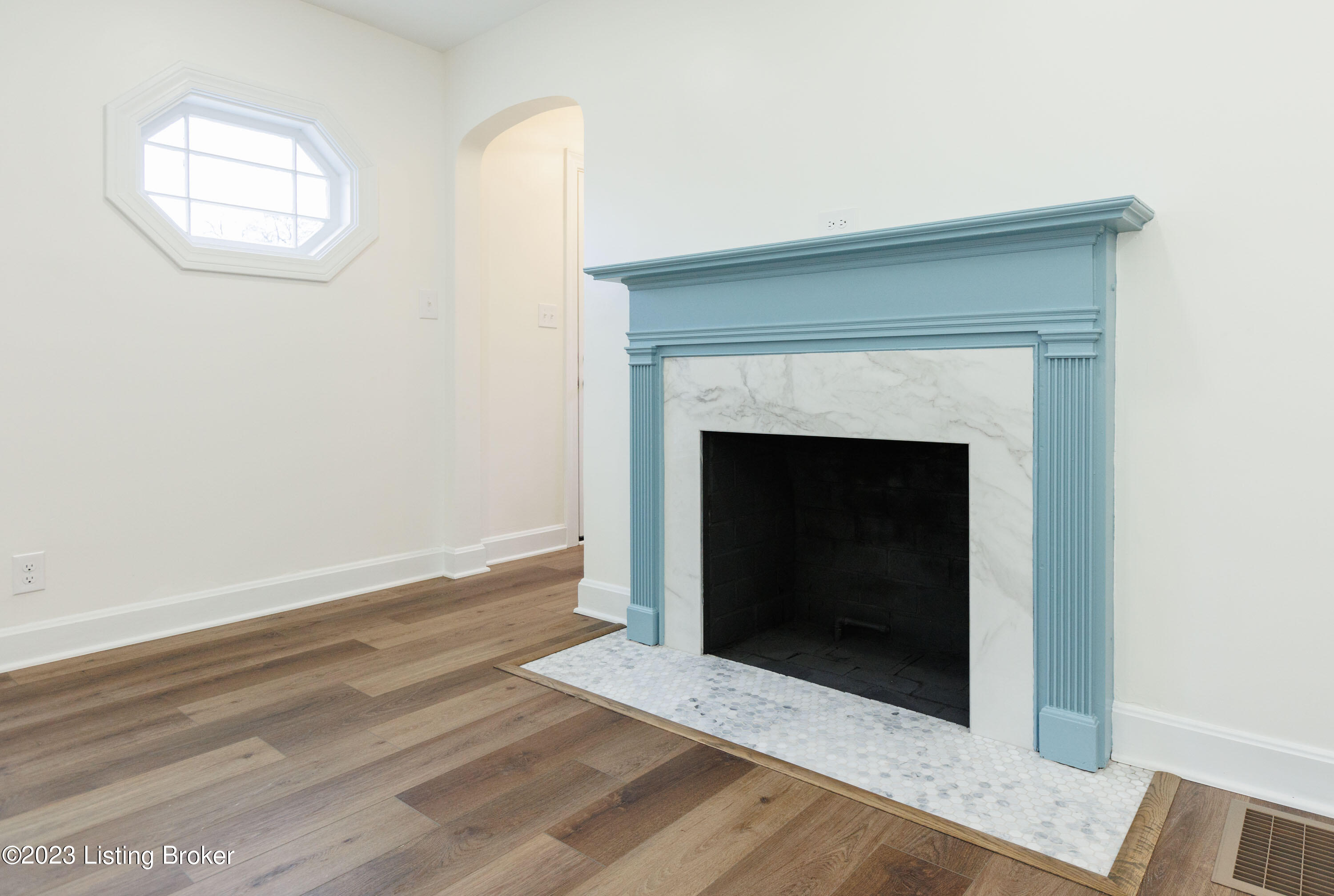 4303 Churchill Road Louisville, KY 40207 - Photo 7 of 44 018