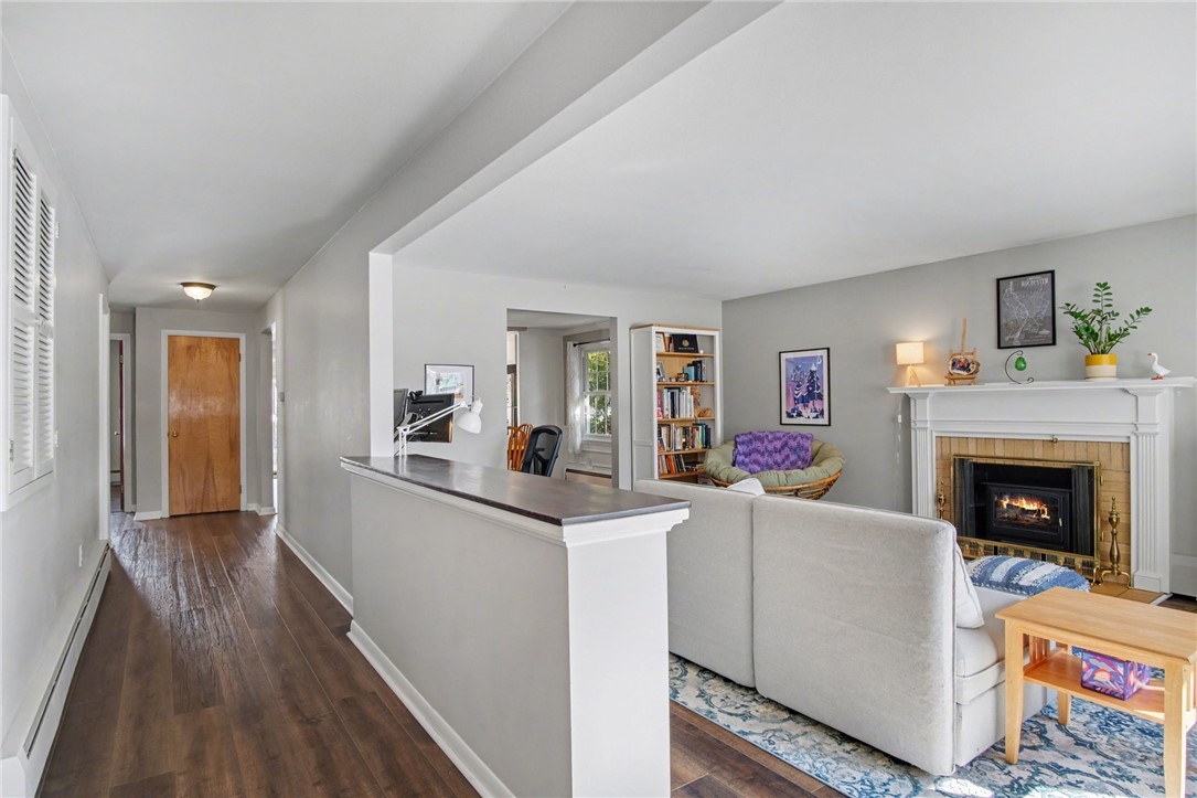 320 Winfield Road Irondequoit, NY 14622 - Photo 4 of 29