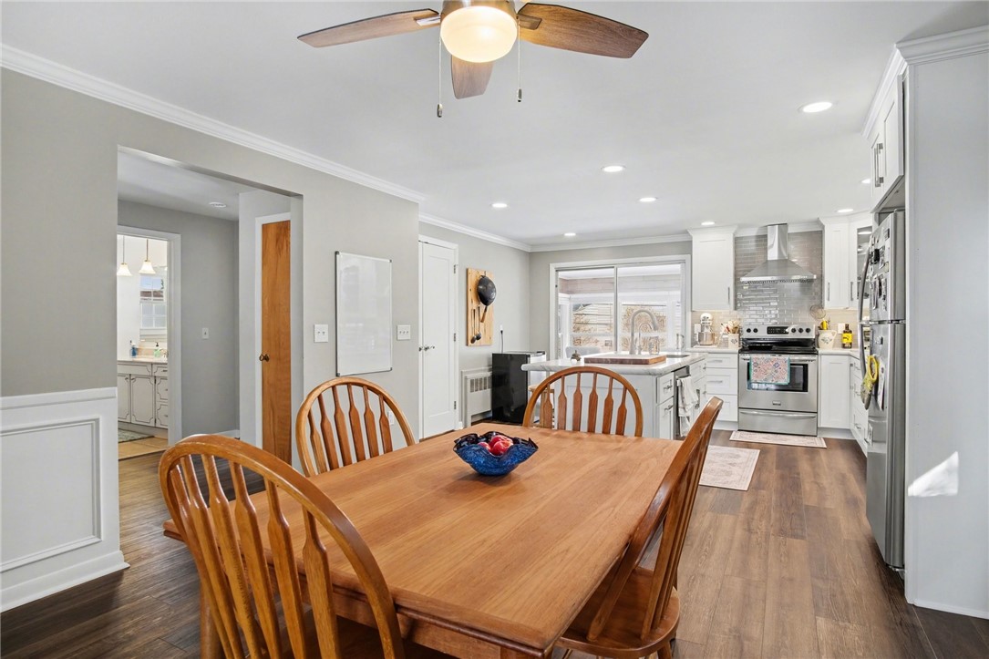 320 Winfield Road Irondequoit, NY 14622 - Photo 9 of 29