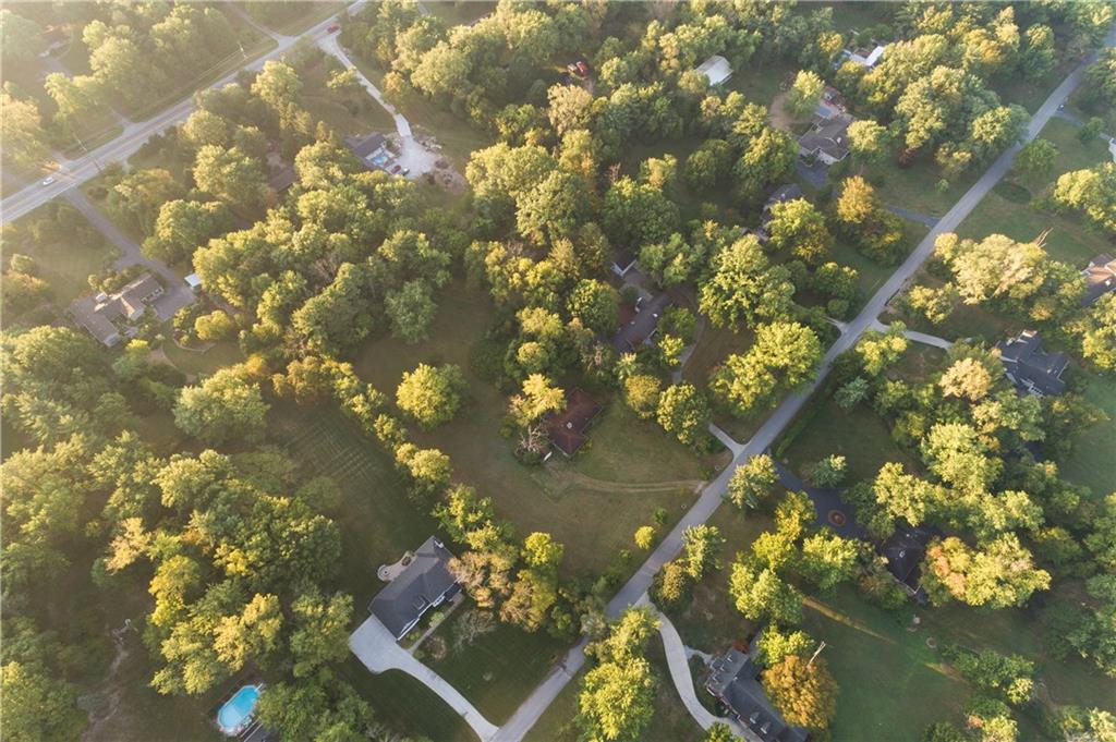 6887 Dover Road Indianapolis, IN 46220 - Photo 3 of 10 Gallery Image 3