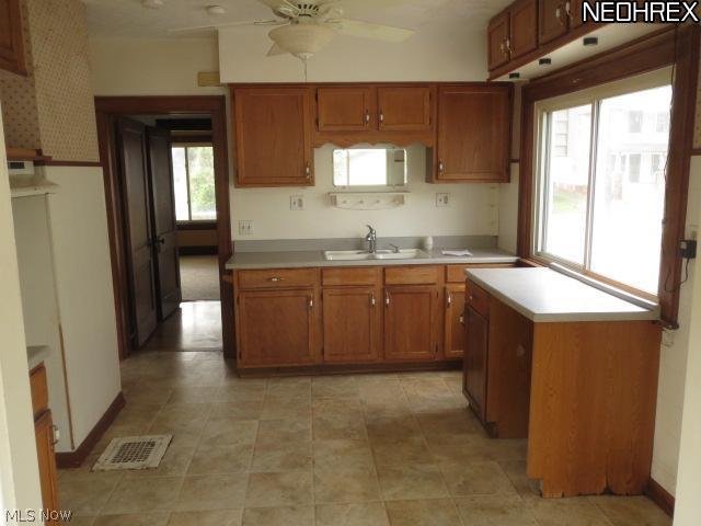 2002 Spring Road Cleveland, OH 44109 - Photo 5 of 16