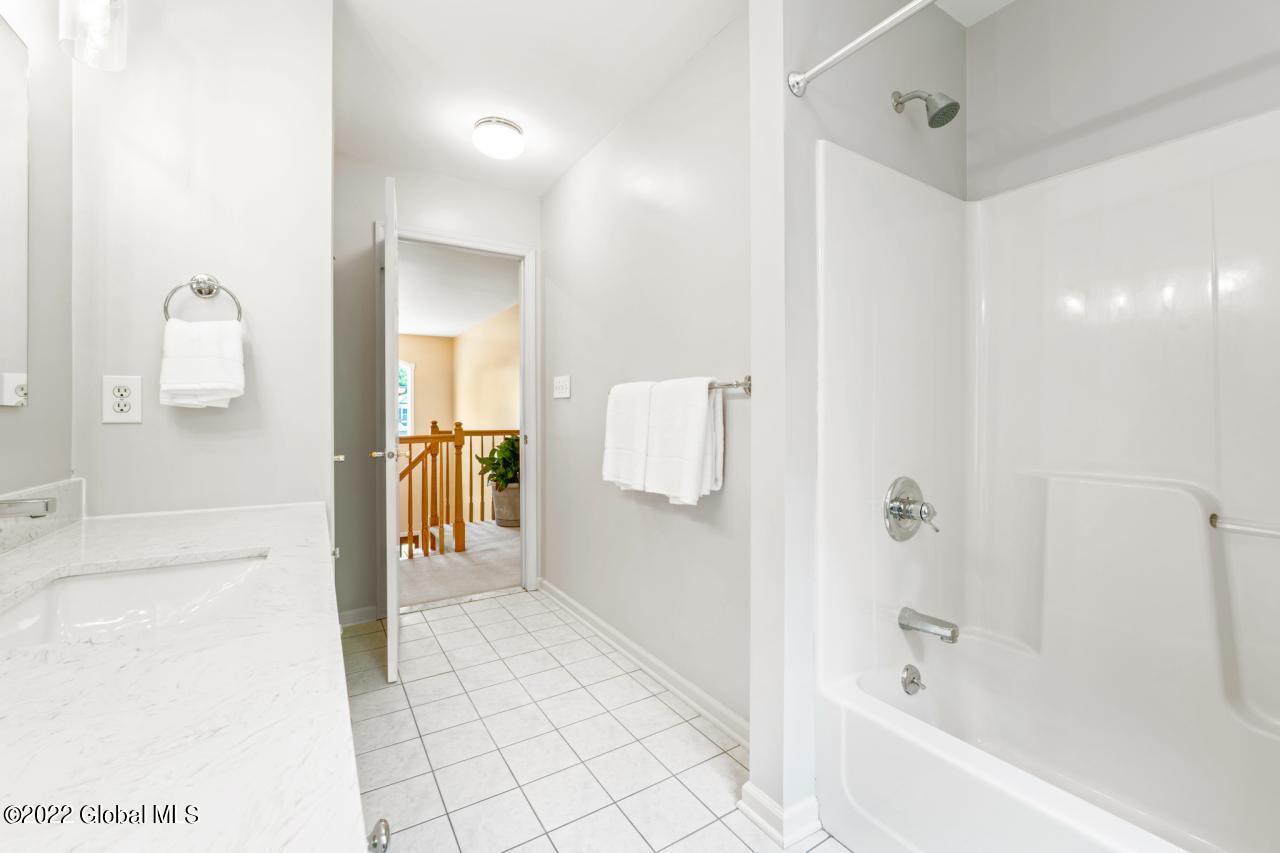 4023 Newcastle Road Schenectady, NY 12303 - Photo 22 of 25 Hommati.com-4023_Newcastle_Rd_NY-05-26-2