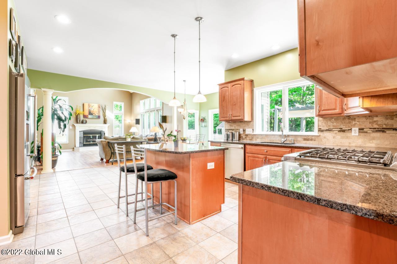 4023 Newcastle Road Schenectady, NY 12303 - Photo 6 of 25 Hommati.com-4023_Newcastle_Rd_NY-05-26-2