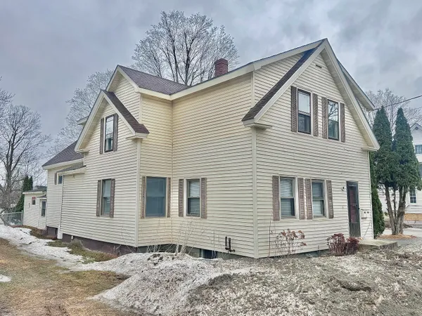 $269,900 | 68 High Street, Fairfield, ME 04937