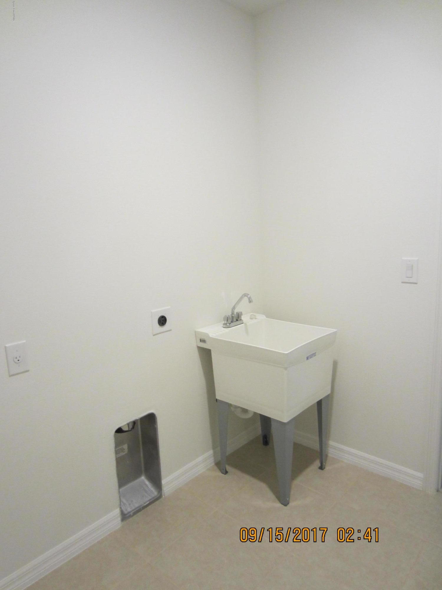 1685 Ricardo Street Southeast Palm Bay, FL 32909 - Photo 32 of 50 IMG_1278