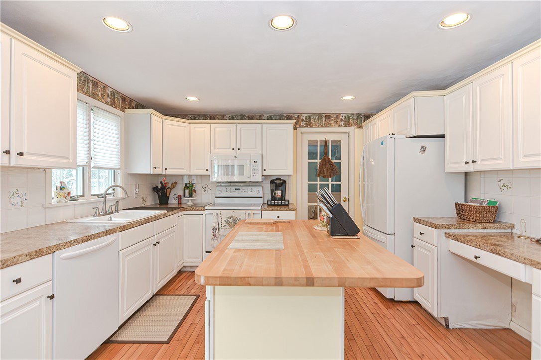 17 Wickham Road North Kingstown, RI 02852 - Photo 13 of 44