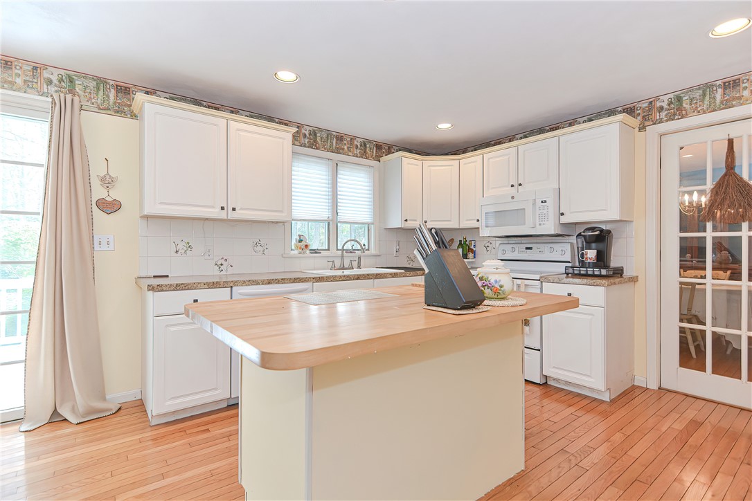 17 Wickham Road North Kingstown, RI 02852 - Photo 14 of 44