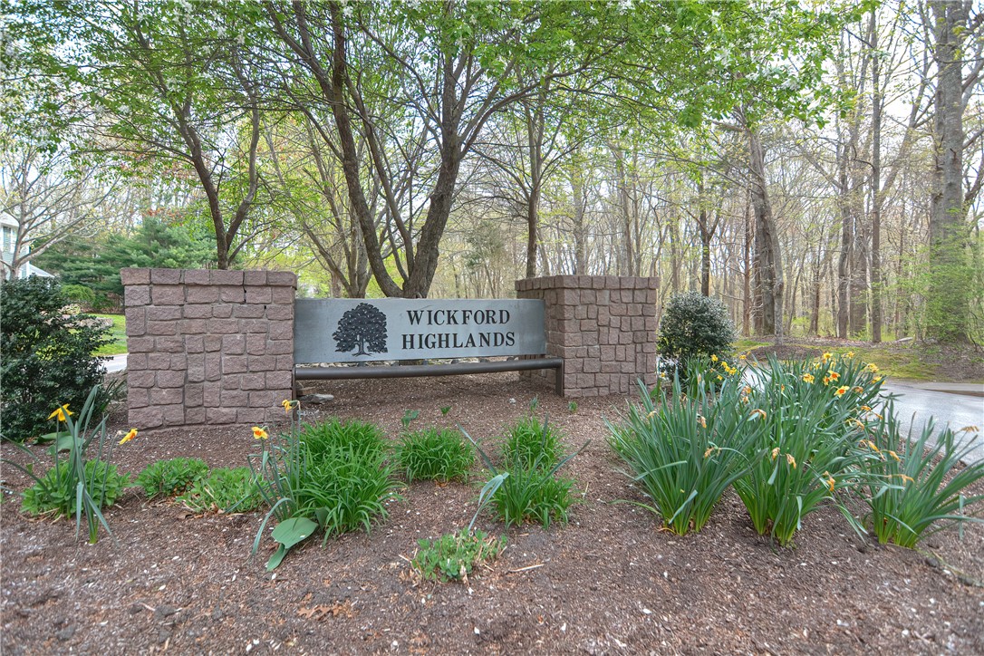 17 Wickham Road North Kingstown, RI 02852 - Photo 2 of 44