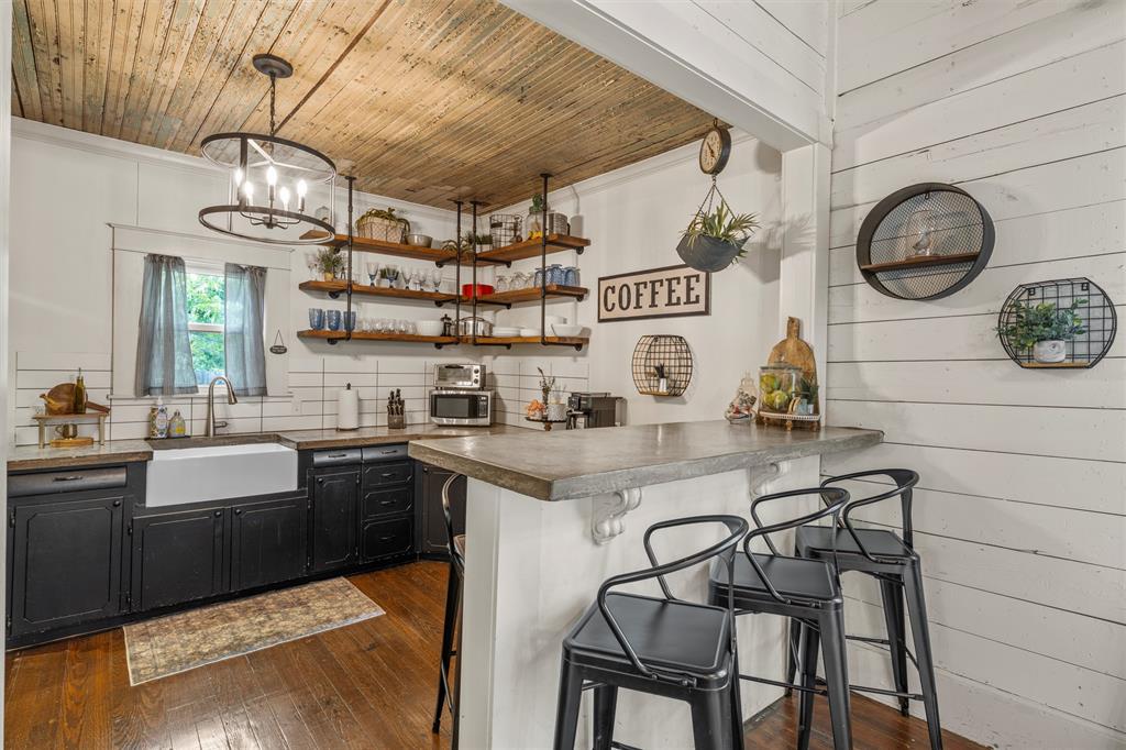 1028 North 4th Street Waco, TX 76707 - Photo 5 of 38