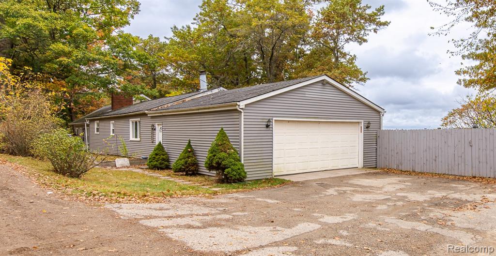 1465 Roy Road Oxford, MI 48371 - Photo 1 of 25 Gallery Image 1