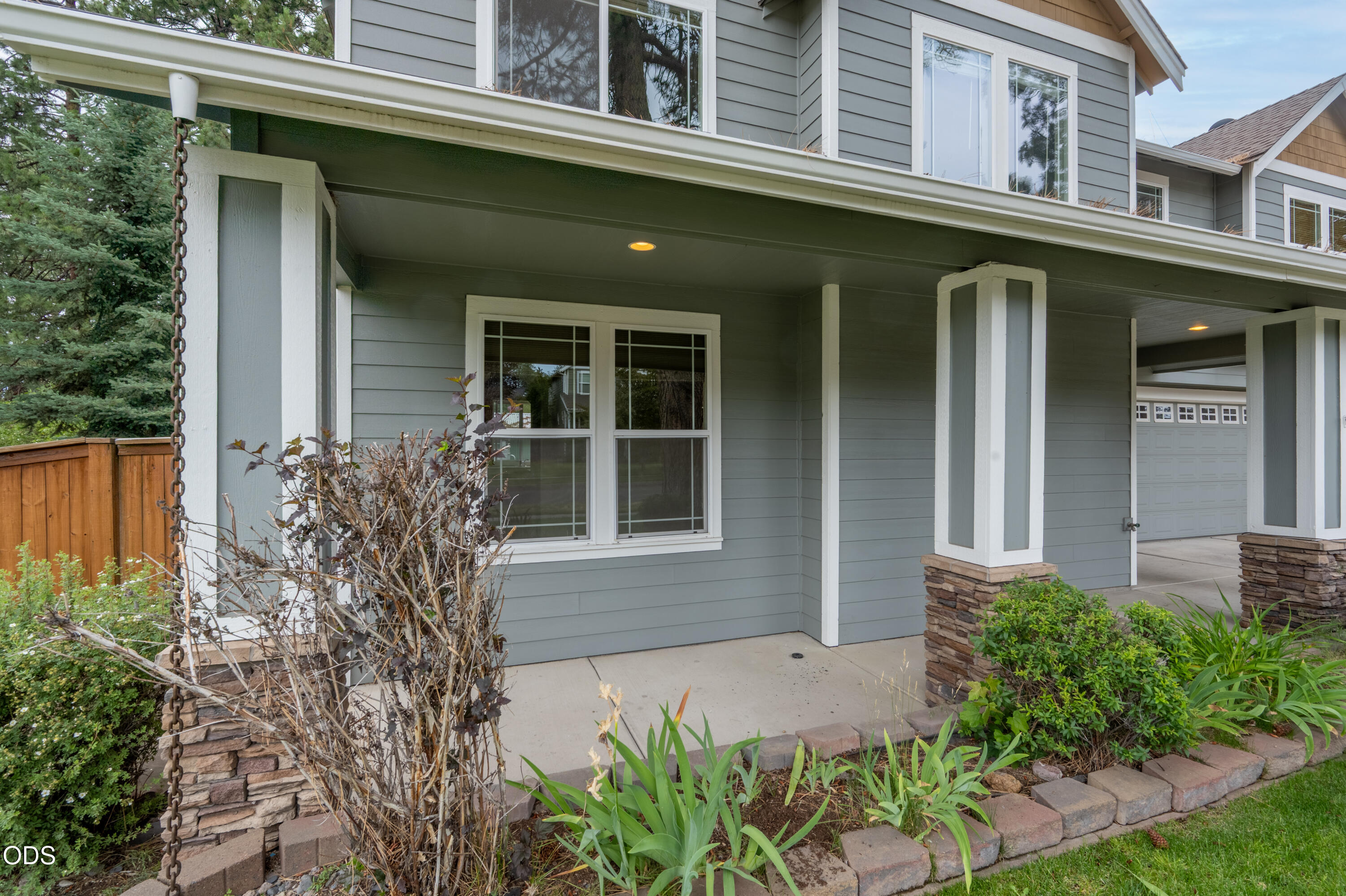61506 Tall Tree Court Bend, OR 97702 - Photo 4 of 37