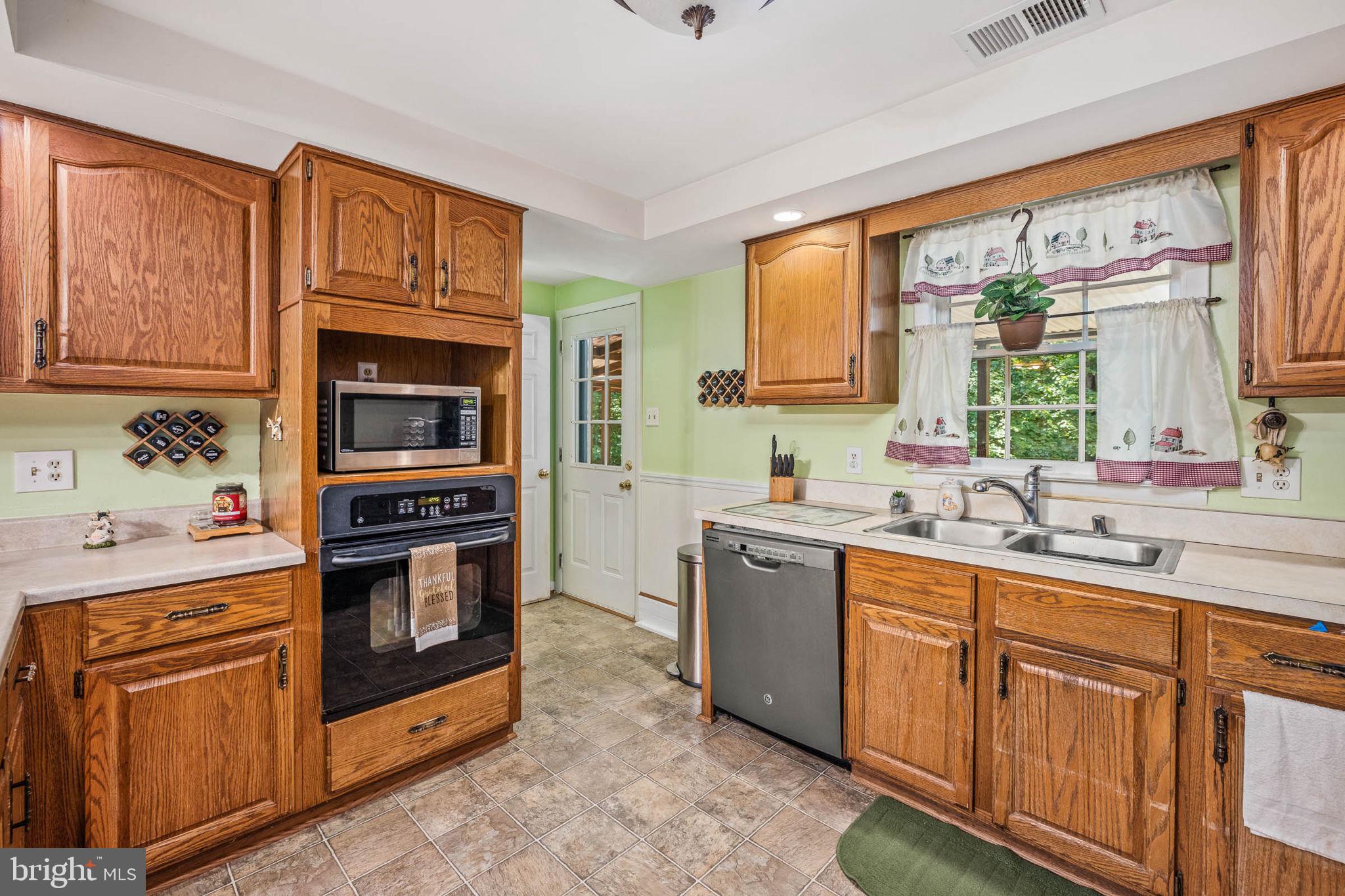 11960 Alum Springs Road Culpeper, VA 22701 - Photo 15 of 57 Kitchen