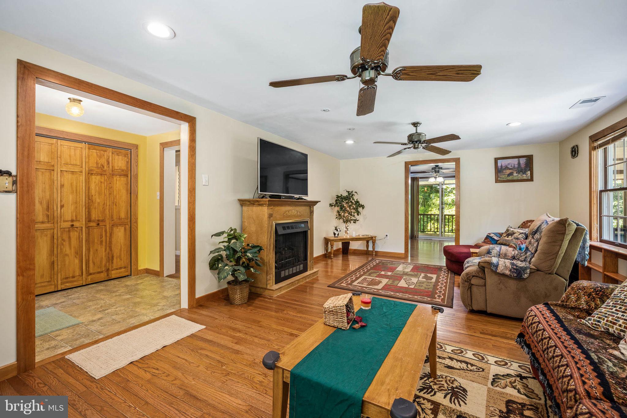 11960 Alum Springs Road Culpeper, VA 22701 - Photo 7 of 57 Living Room