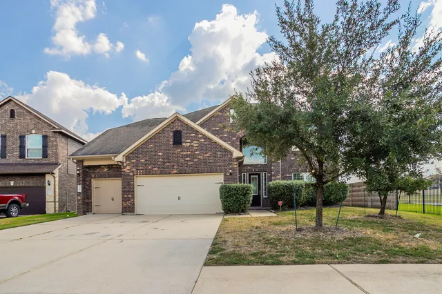 $379,900 | 30706 Legends Ridge Drive, Spring, TX 77386