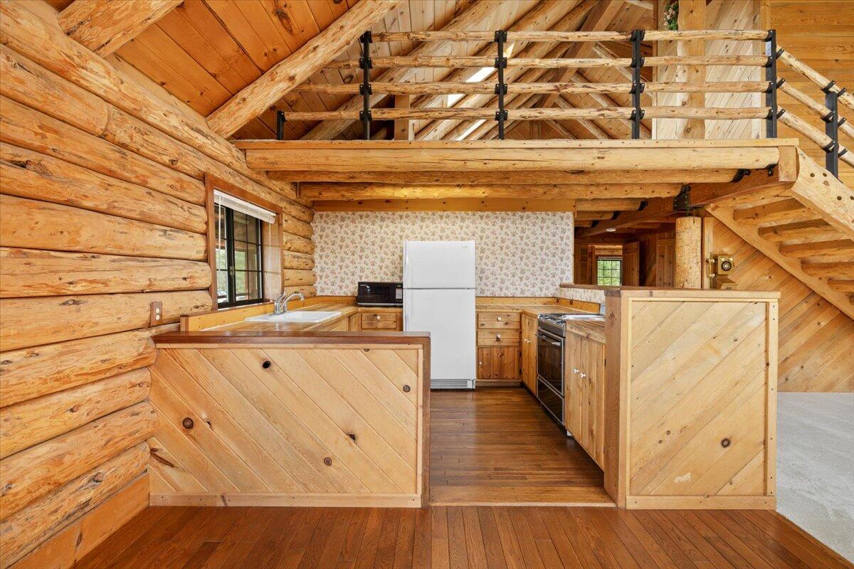 13235 Perry Road White City, OR 97503 - Photo 8 of 39 Kitchen