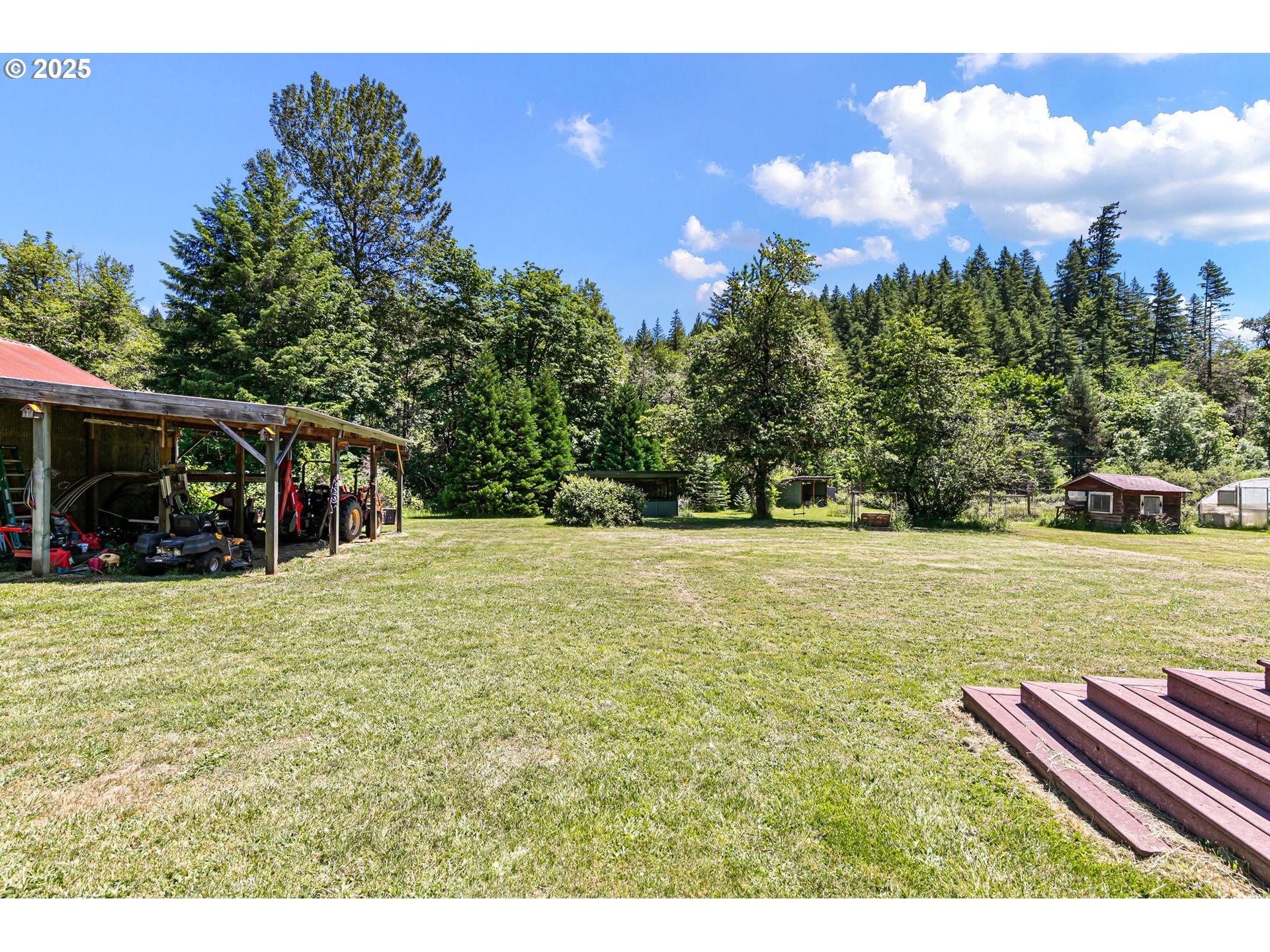 78544 Rat Creek Road Cottage Grove, OR 97424 - Photo 35 of 44 a view of a backyard