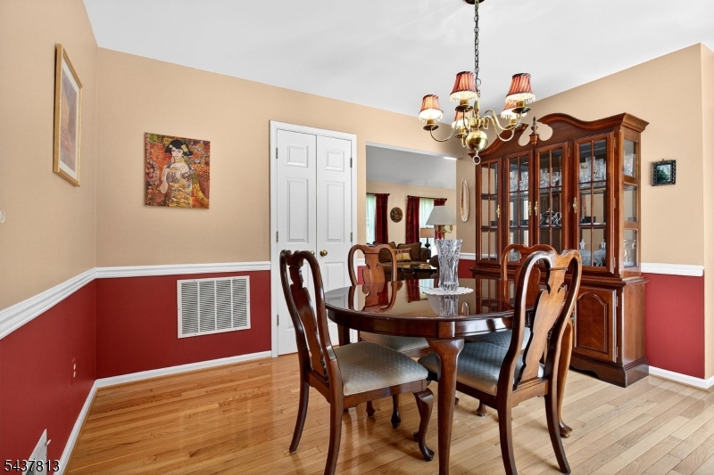 15 Hampton Court Bernards, NJ 07920 - Photo 3 of 45