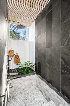 $560,000 | 5706 Dyer Drive, Alexandria, LA 71302