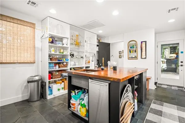 $560,000 | 5706 Dyer Drive, Alexandria, LA 71302