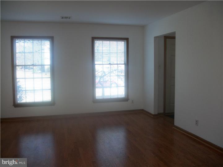 12 Manchester Road Eastampton, NJ 08060 - Photo 3 of 23 Living Room