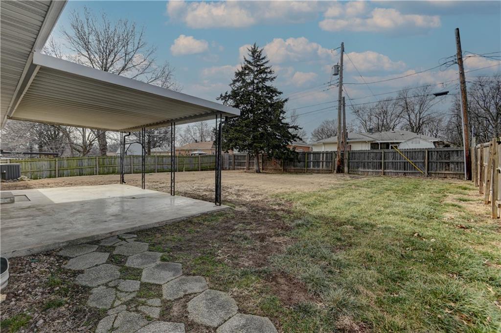 4116 South Delaware Avenue Independence, MO 64055 - Photo 4 of 40