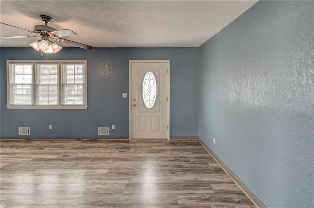 4116 South Delaware Avenue Independence, MO 64055 - Photo 5 of 40