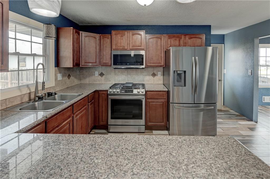 4116 South Delaware Avenue Independence, MO 64055 - Photo 8 of 40