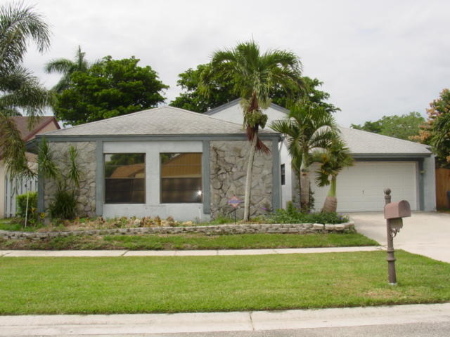 a front view of house with yard