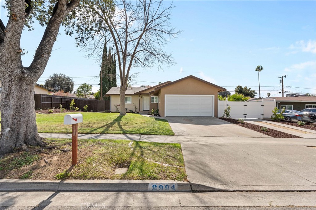 2994 David Street Riverside, CA 92506 - Photo 4 of 36