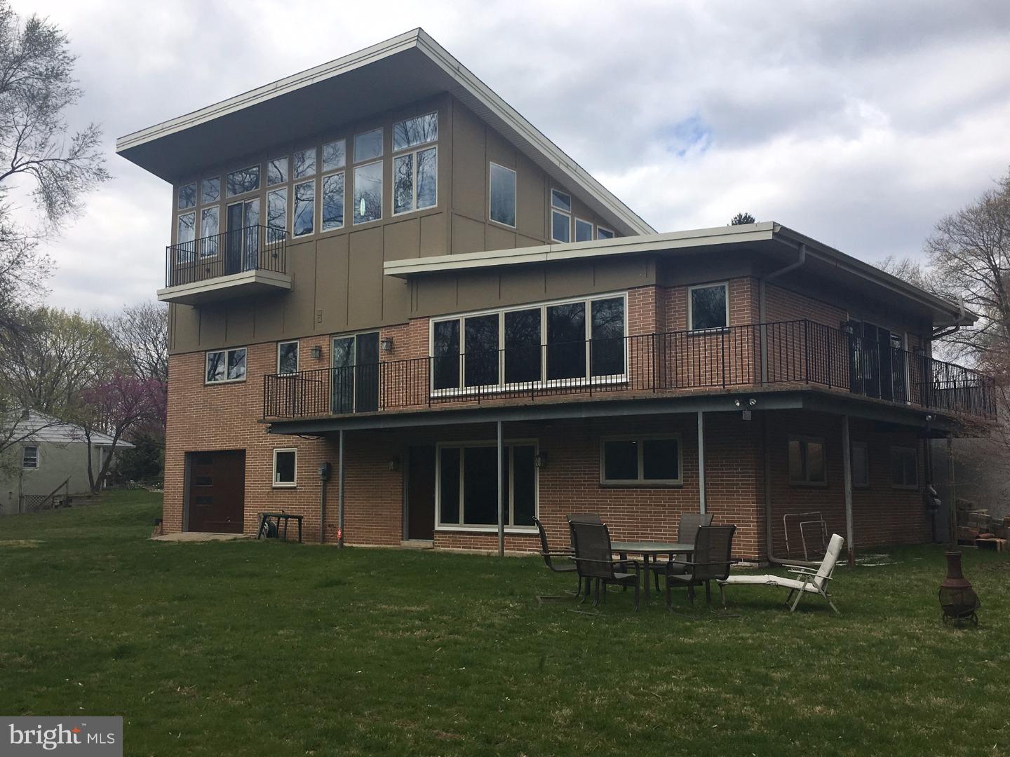 8306 MacArthur Road Glenside, PA 19038 - Photo 2 of 25 Exterior Back
