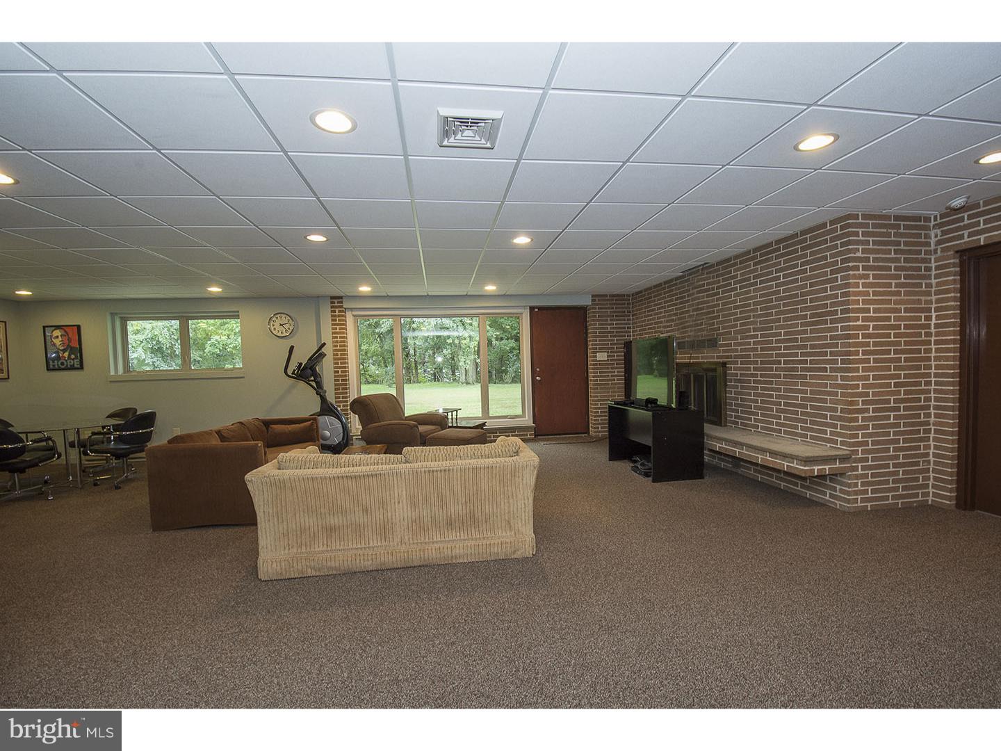 8306 MacArthur Road Glenside, PA 19038 - Photo 24 of 25 Family Room