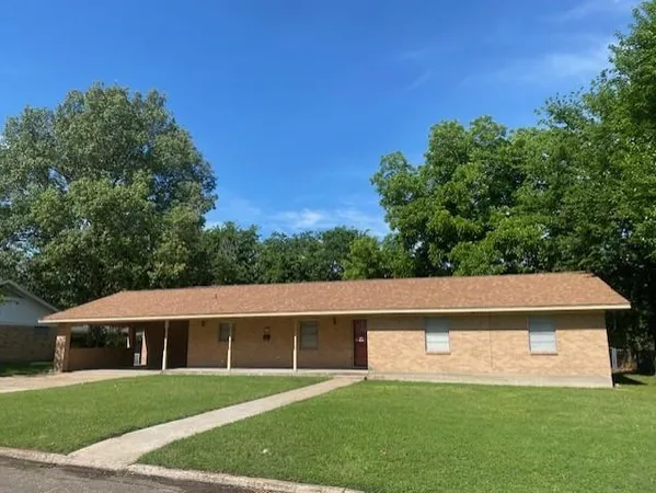 $130,000 | 1304 South Walnut Street, Clarksville, TX 75426