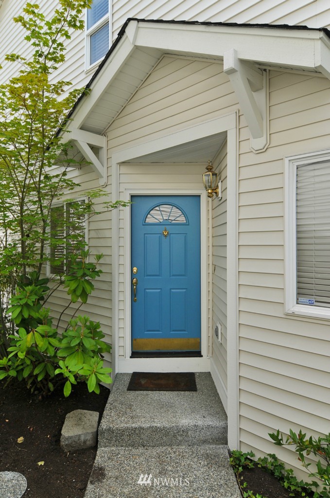 9214 Northeast 173rd Place Bothell, WA 98011 - Photo 2 of 15 Gallery Image 2