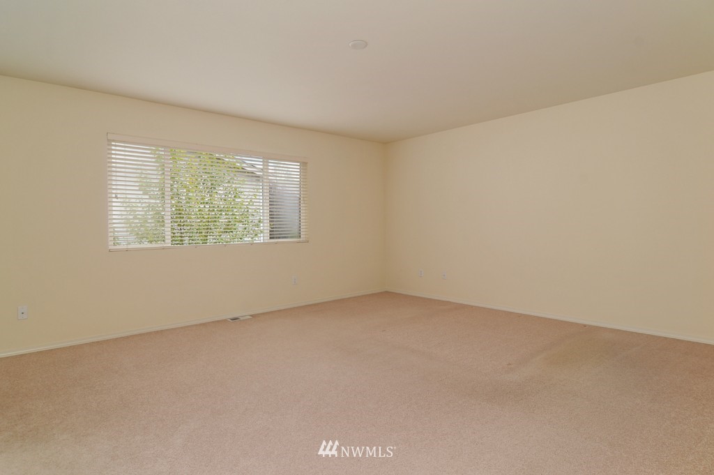 9214 Northeast 173rd Place Bothell, WA 98011 - Photo 12 of 15 Gallery Image 12