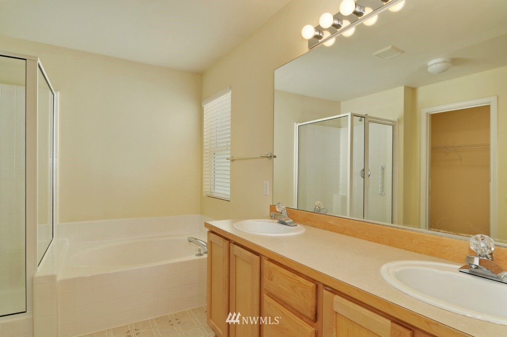 9214 Northeast 173rd Place Bothell, WA 98011 - Photo 13 of 15 Gallery Image 13